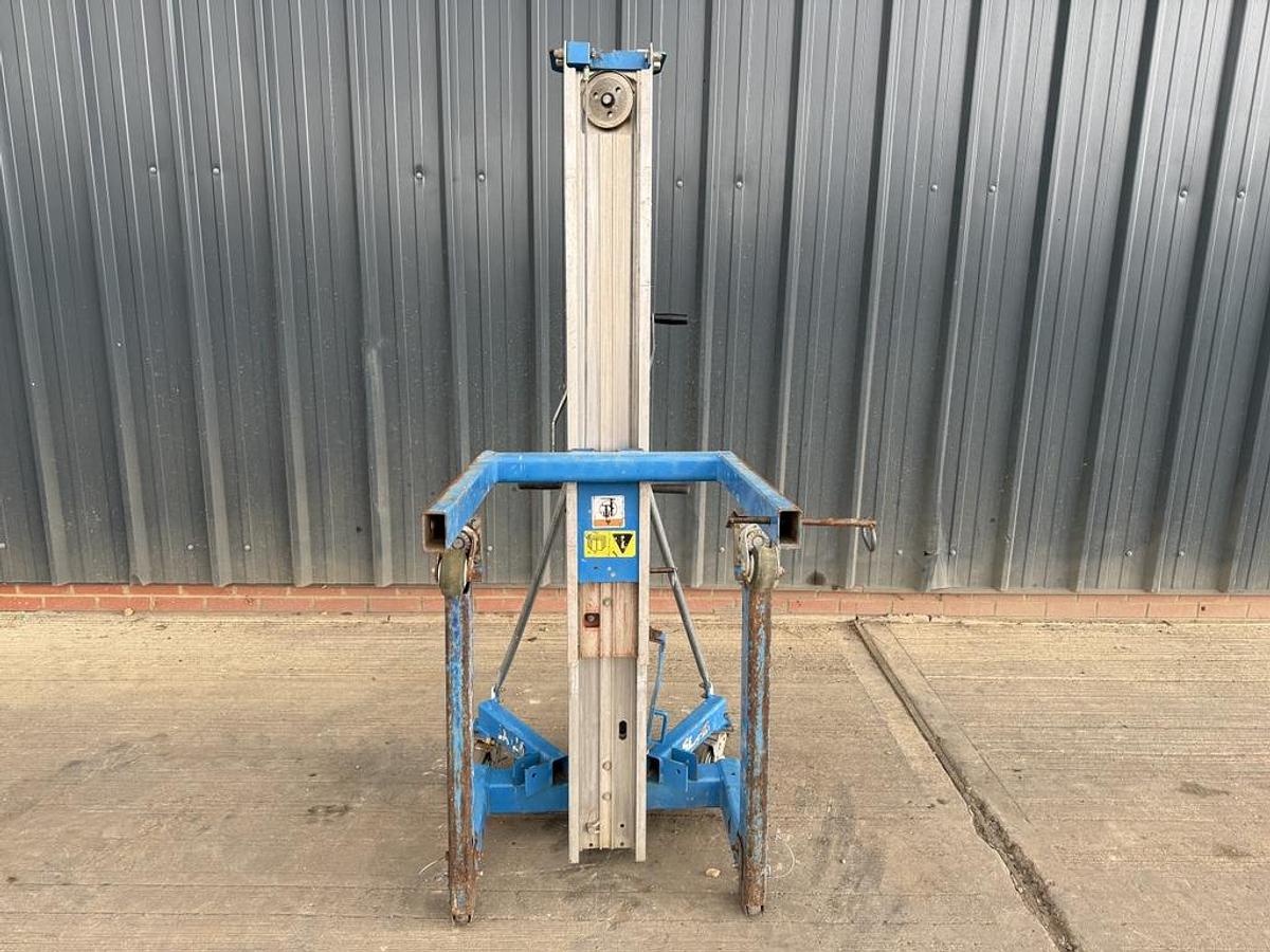 Used Genie SLA-10 Material Lift