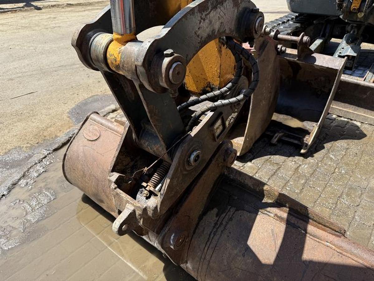 Used HYUNDAI ROBEX 60CR-9