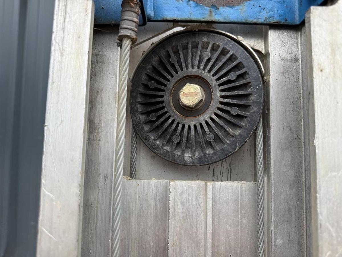 Used Genie SLA-10 Material Lift
