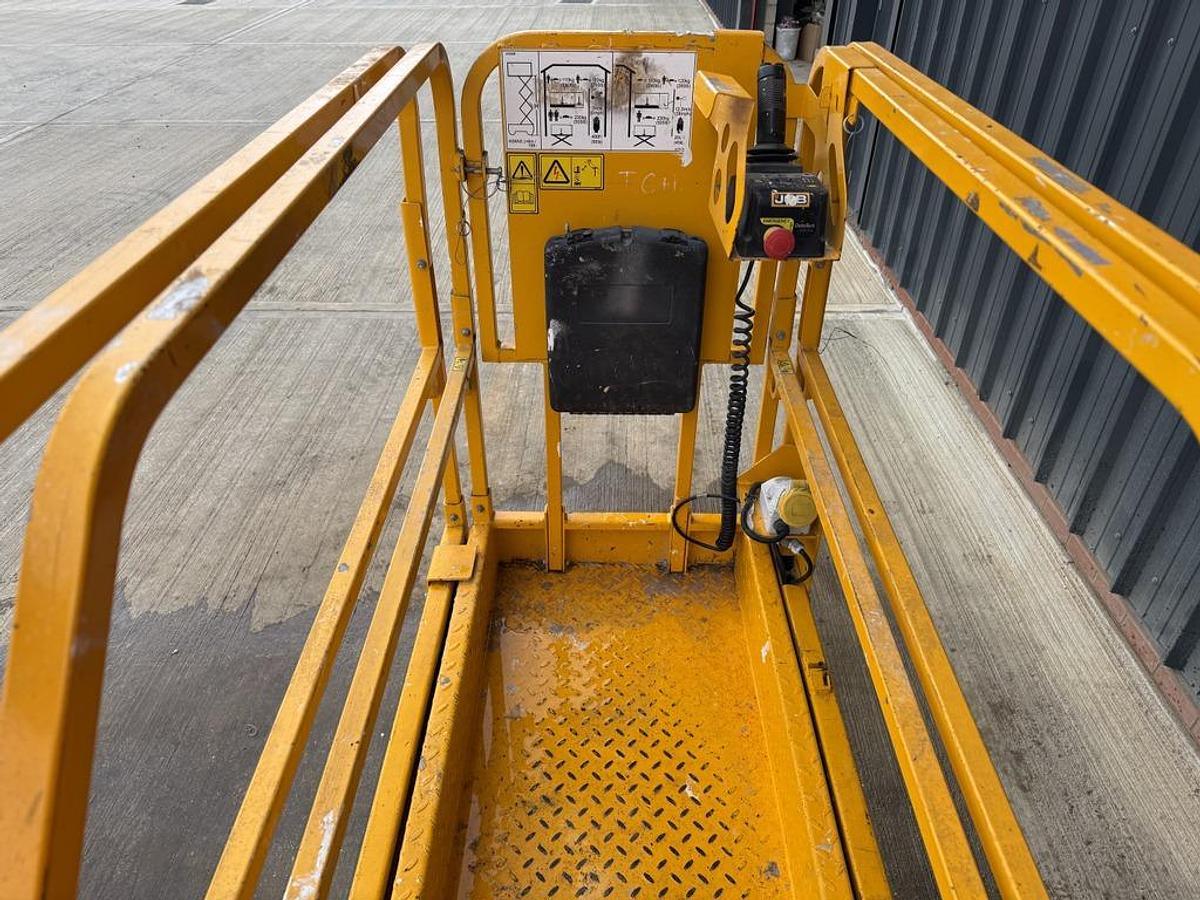 Used JCB S1930E 8m Electric Scissor Lift