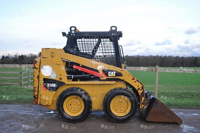 Used CATERPILLAR 216 B3