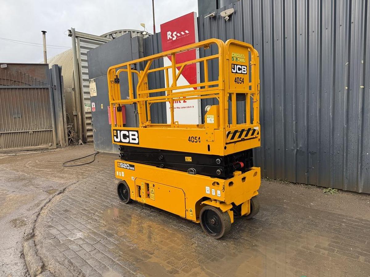 Used JCB S2032E 8m Electric Scissor Lift