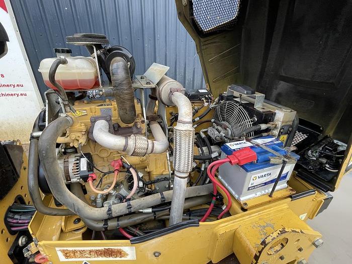 Used Caterpillar CB2.7 2.5t Roller