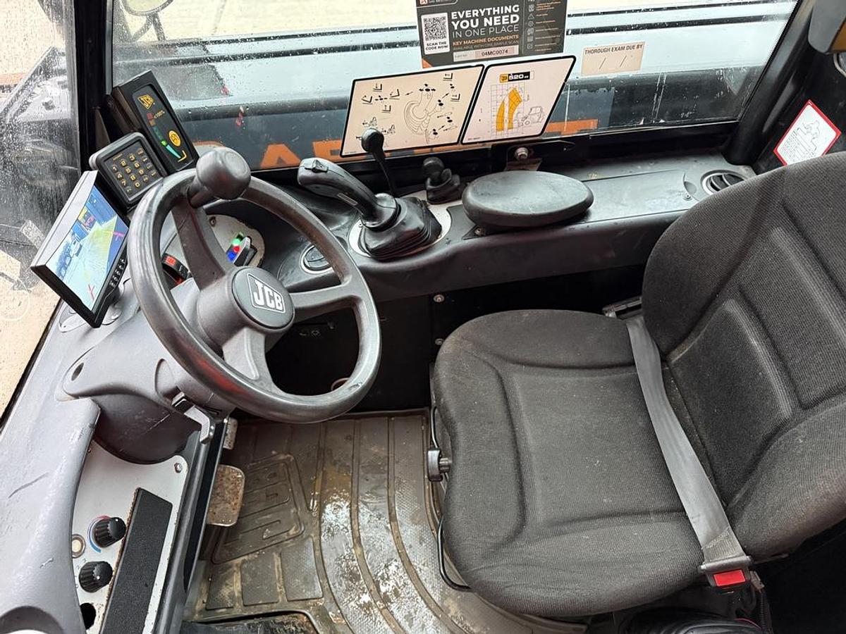 Used JCB 520-40 2t 4m Telehandler
