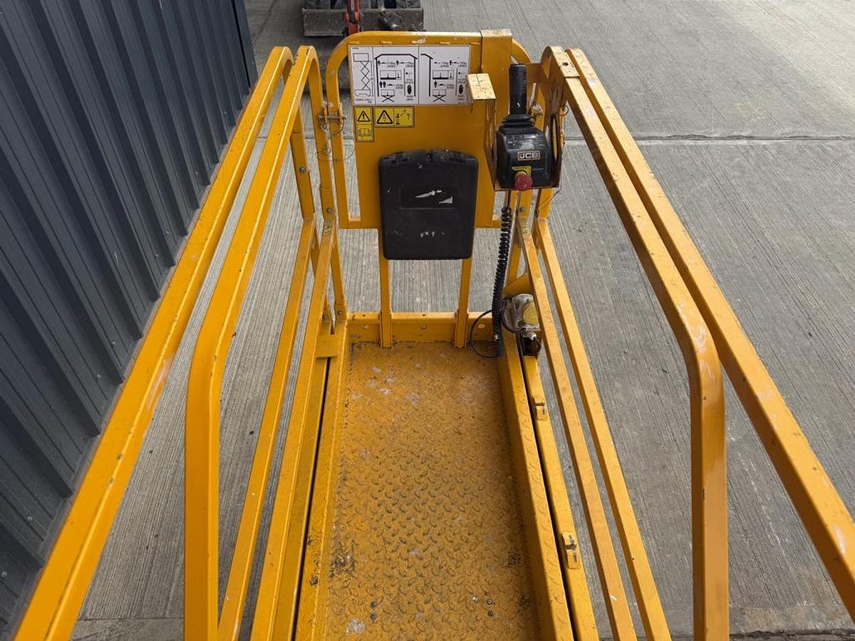 Used JCB S1930E 8m Electric Scissor Lift