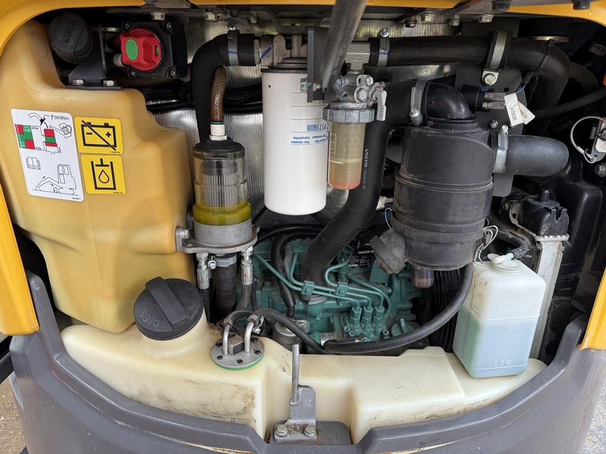 Used Volvo ECR25D 2.5t Mini Excavator