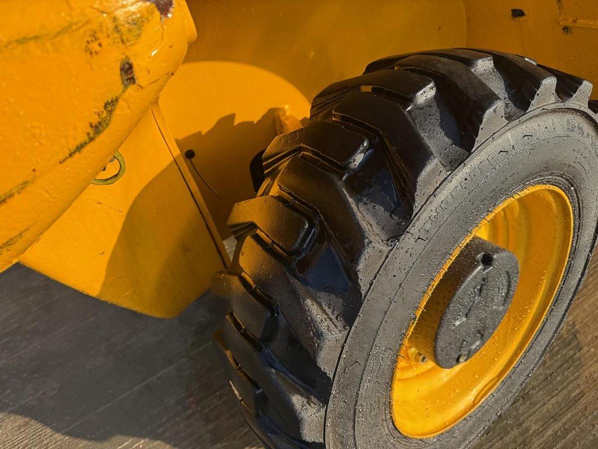 Used JCB 520-40 2t 4m Telehandler