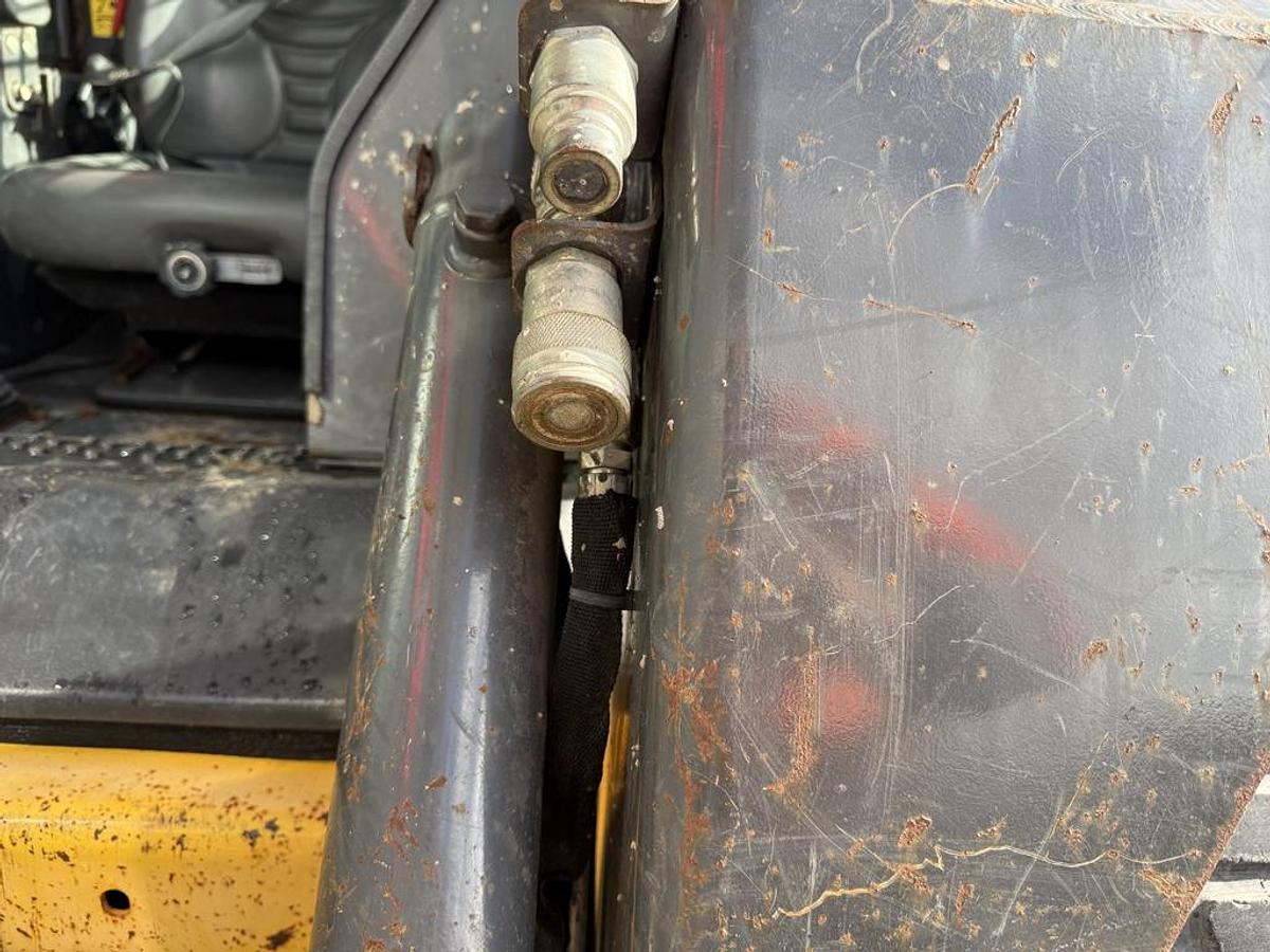 Used New Holland LS185B Skid Steer Loader