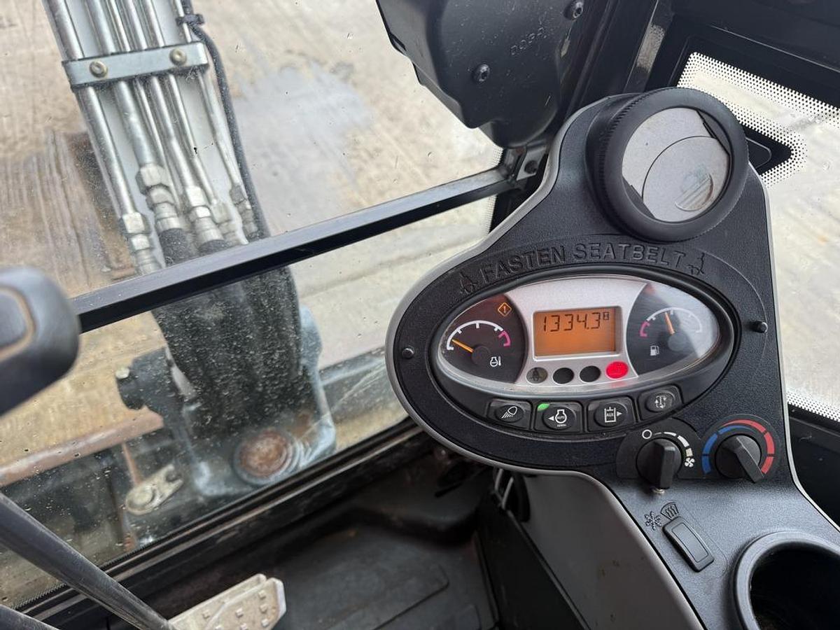 Used Bobcat E27Z 2.7t Mini Excavator