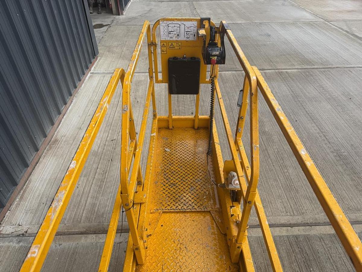 Used JCB S1930E 8m Electric Scissor Lift