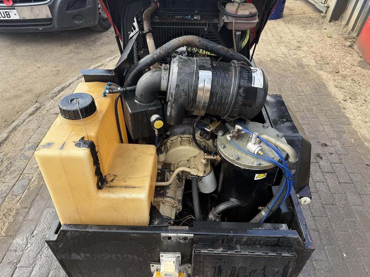 Used Doosan 7/31E 3 m3/min Compressor
