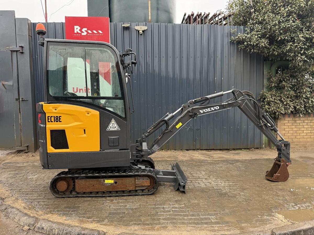 Used VOLVO EC18E