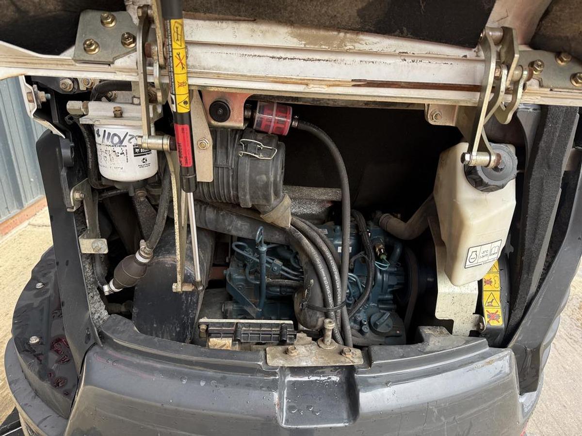 Used Bobcat E27Z 2.7t Mini Excavator