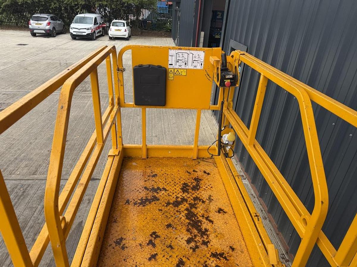 Used JCB S3246E 12m Electric Scissor Lift