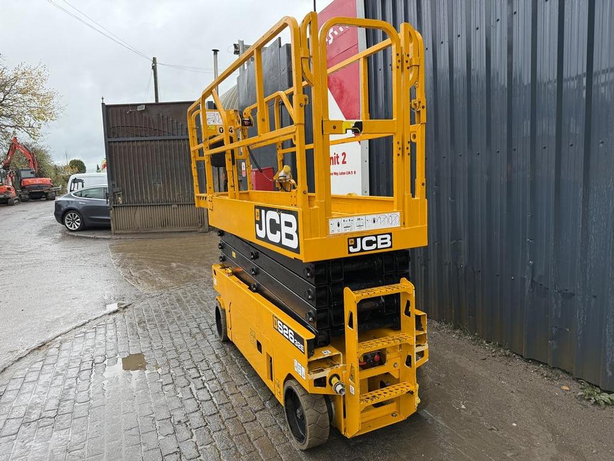 Used JCB S2632E 10m Electric Scissor Lift