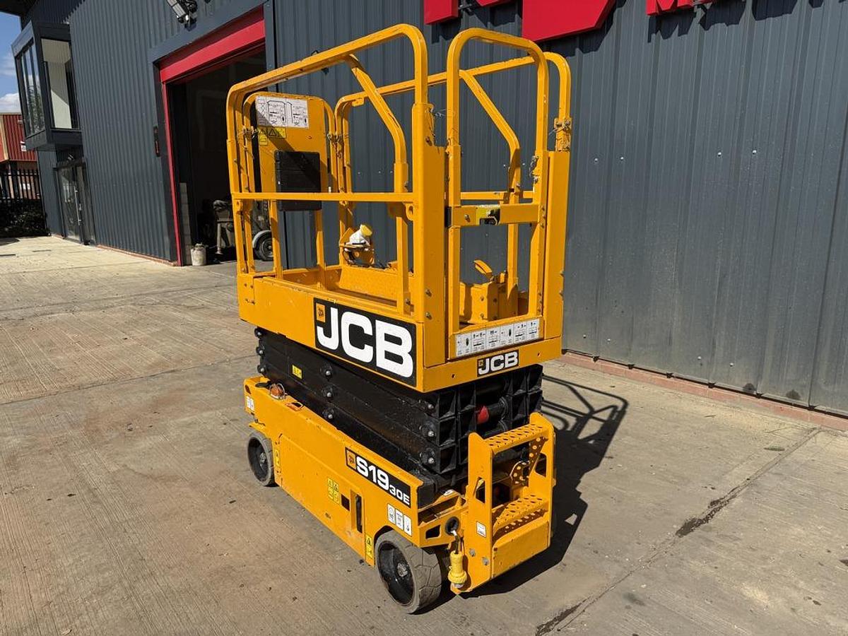Used JCB S1930E 8m Electric Scissor Lift