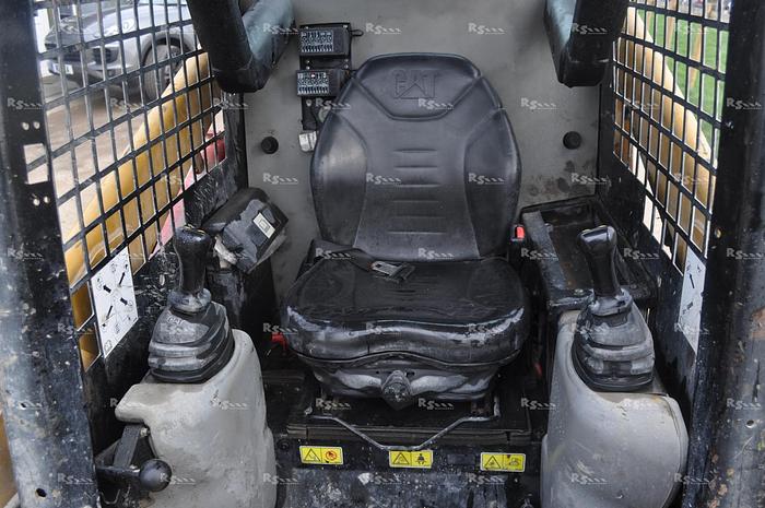 Used CATERPILLAR 216 B3