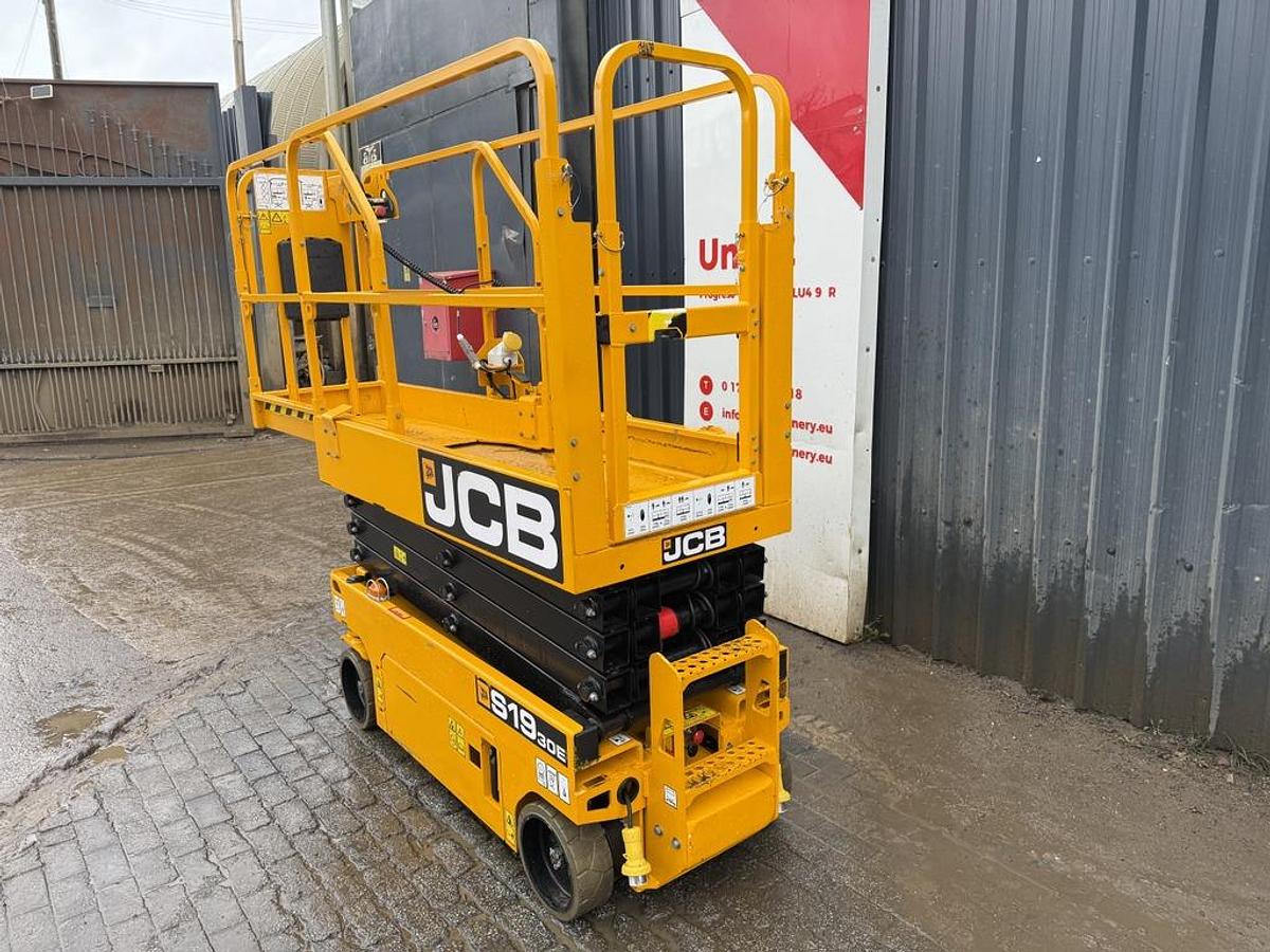 Used JCB S1930E 8m Electric Scissor Lift