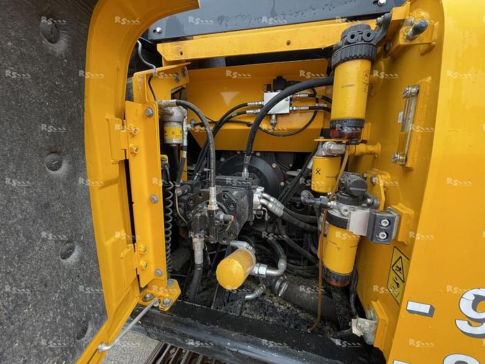 Used JCB JS131 LC