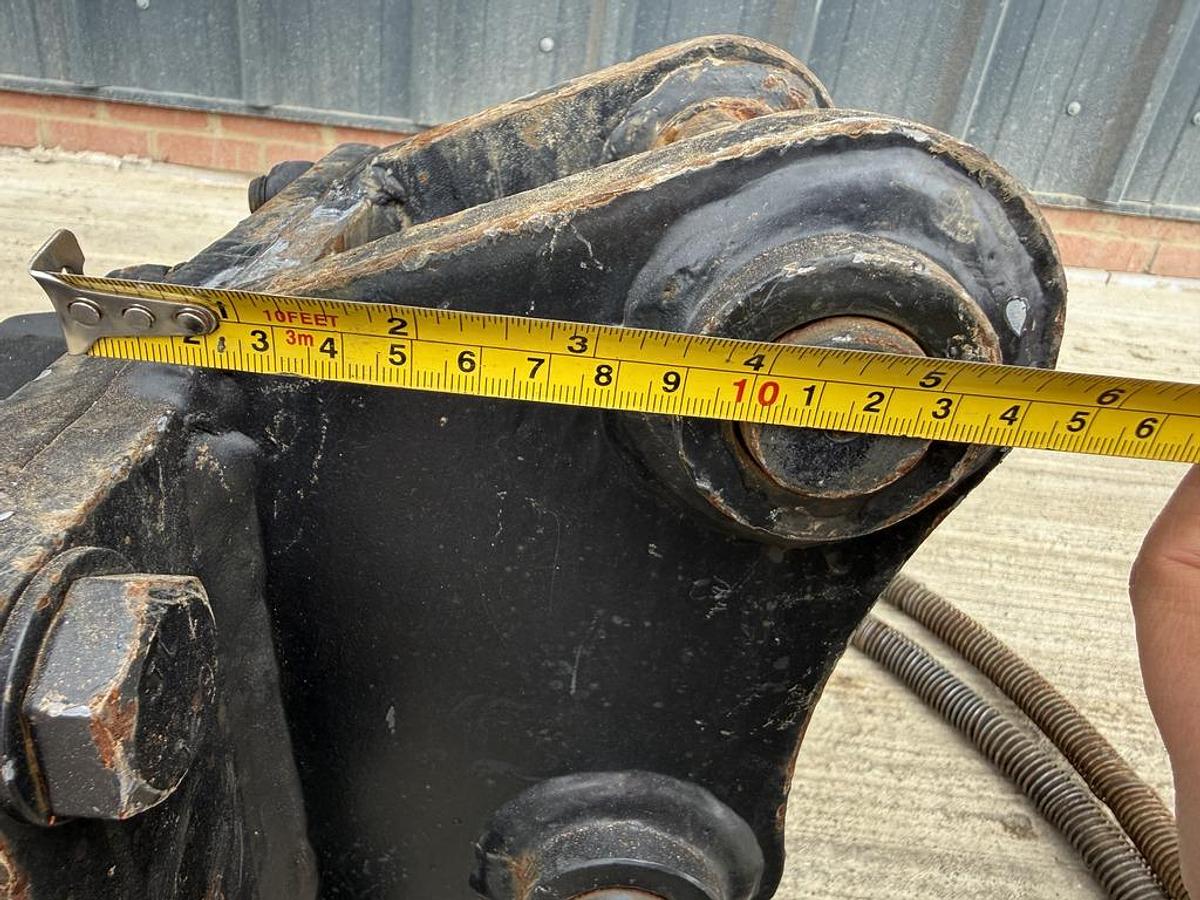 Used OKB 150 1,0 - 3,5 t Hydraulic Breaker