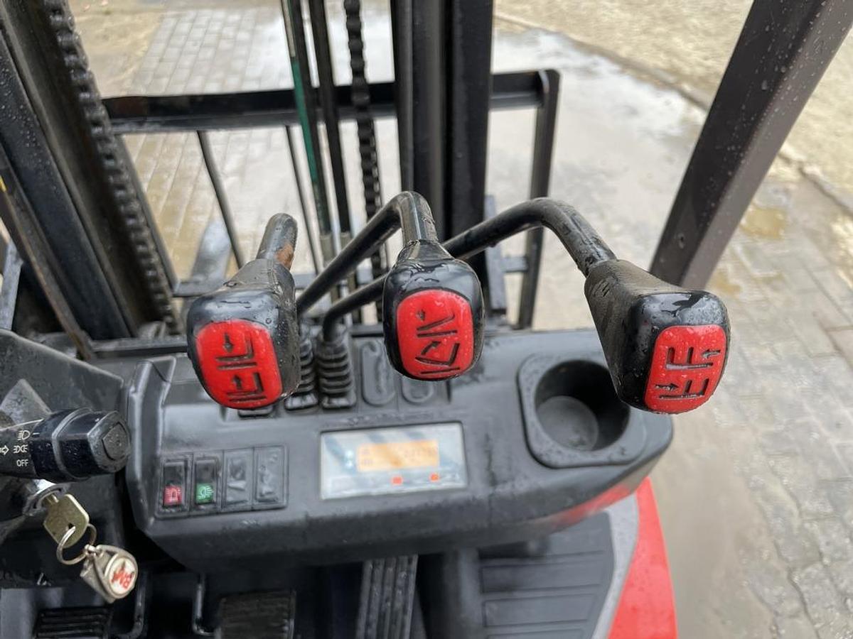 Used Manitou MI25G 2.5t LPG Forklift