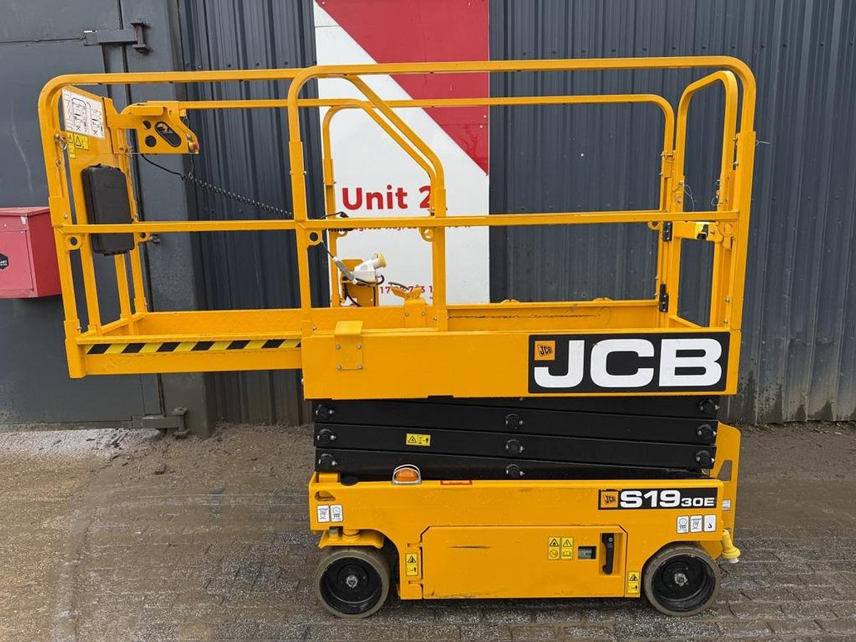 Used JCB S1930E 8m Electric Scissor Lift