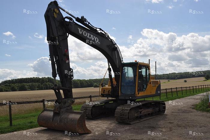 Used VOLVO EC180B LC