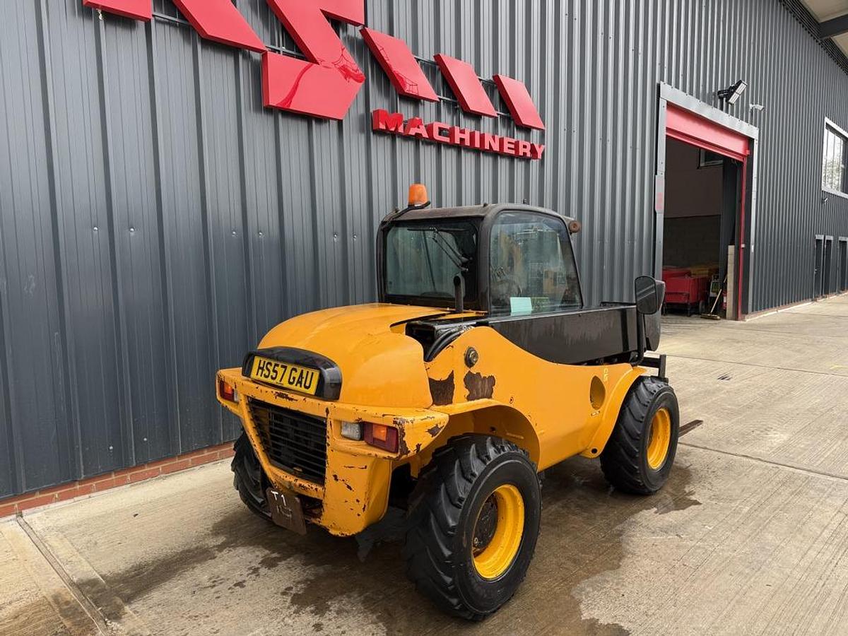 Used JCB 520-40 2t 4m Telehandler