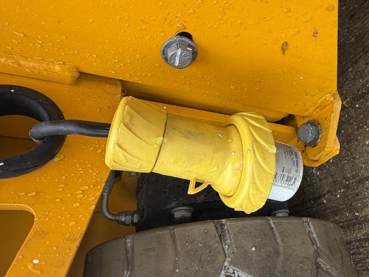 Used JCB S1930E 8m Electric Scissor Lift