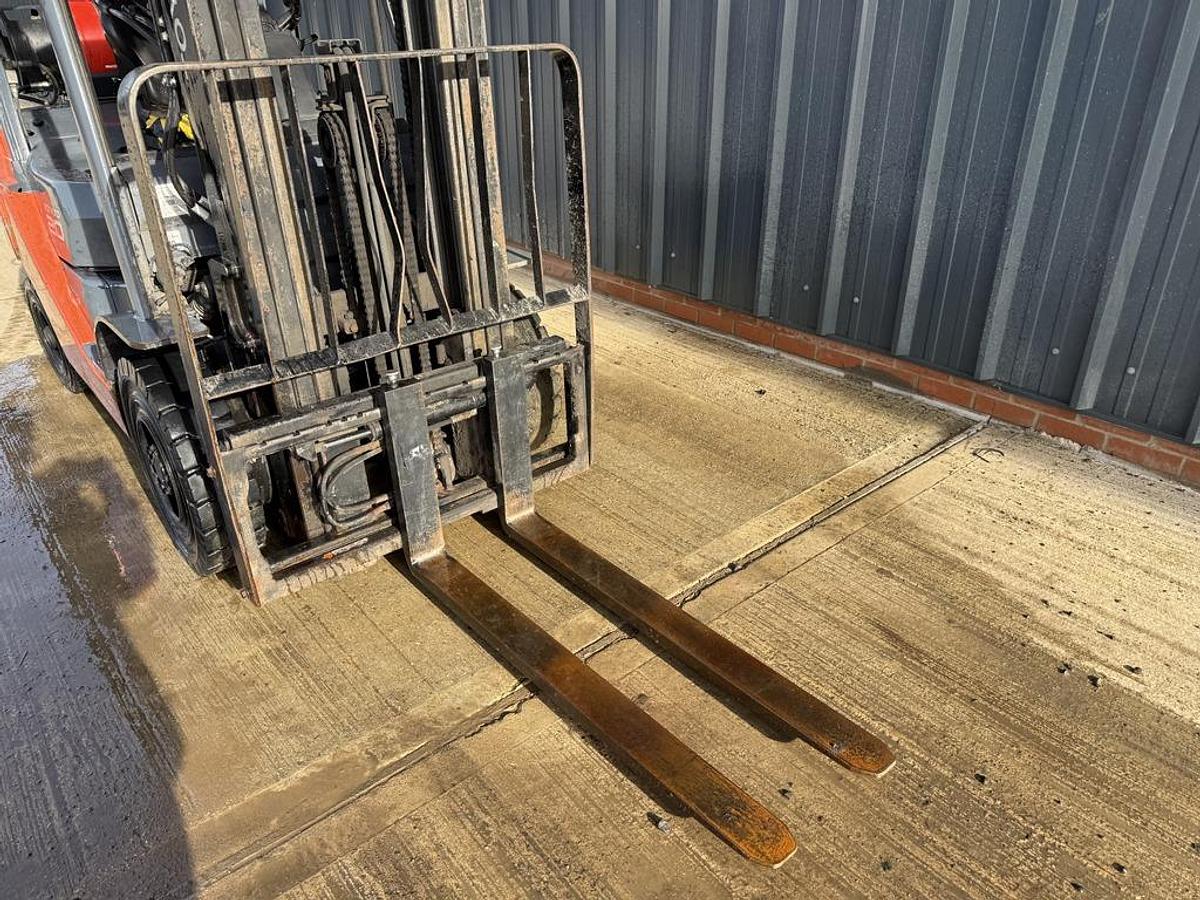 Used Toyota Tonero 2t LPG Forklift