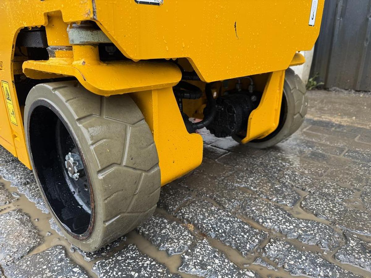 Used JCB S1930E 8m Electric Scissor Lift