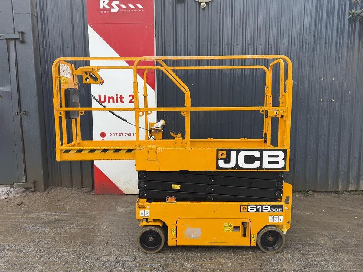 Used JCB S1930E 8m Electric Scissor Lift