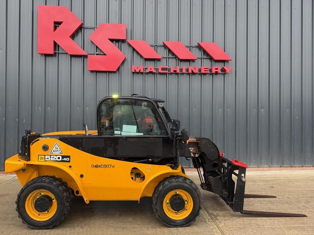 Used JCB 520-40 2t 4m Telehandler