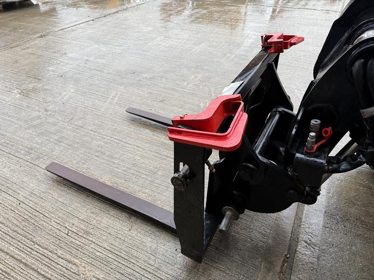 Used JCB 520-40 2t 4m Telehandler