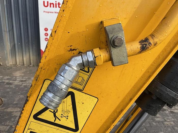 Used JCB JS130 LC+