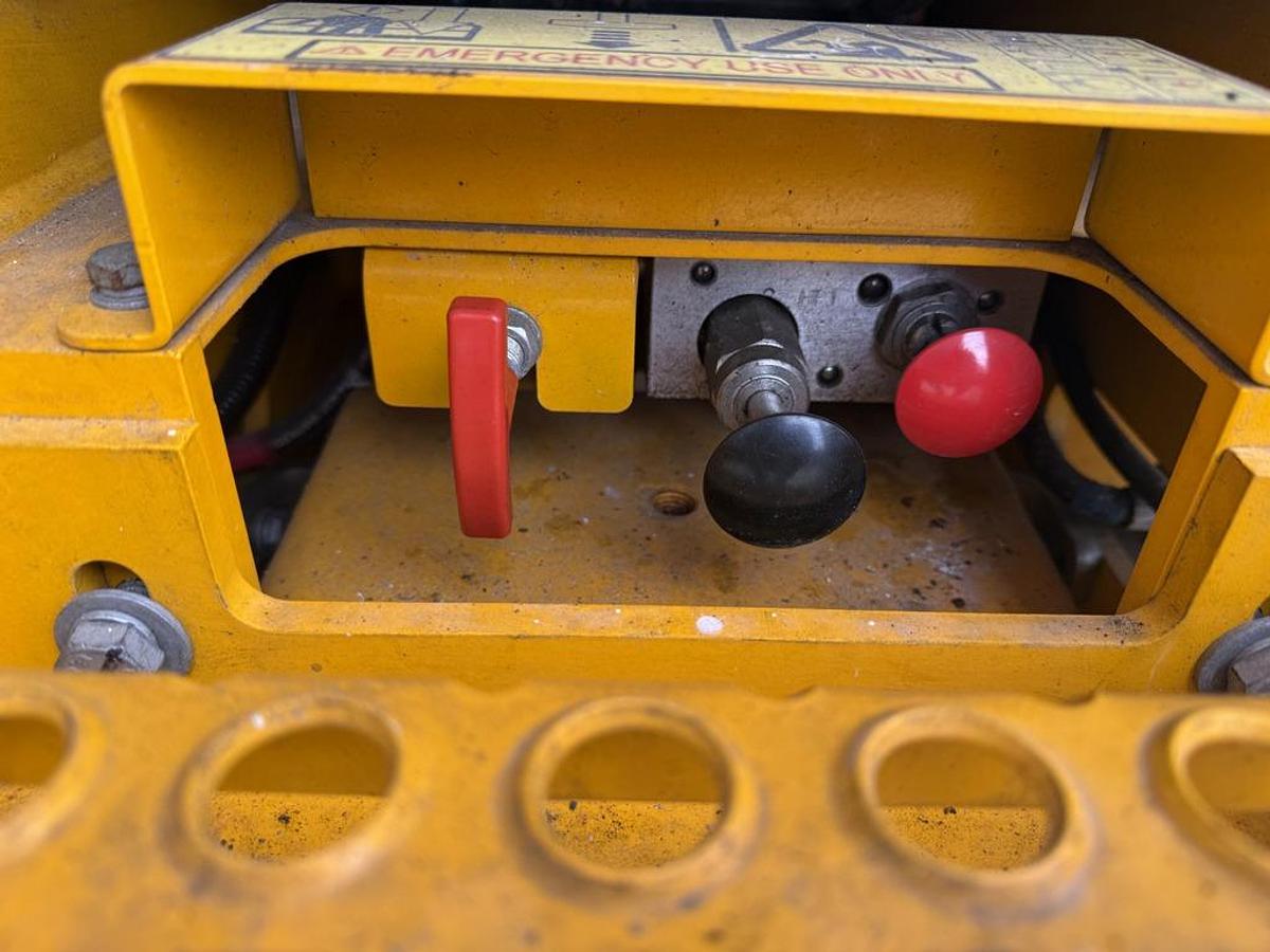 Used JCB S1930E 8m Electric Scissor Lift