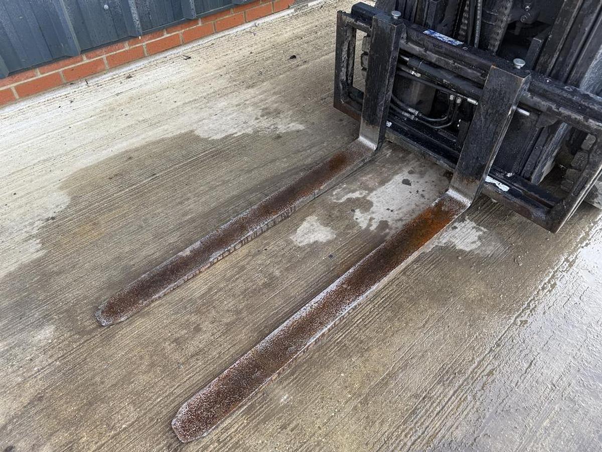 Used Toyota Tonero 2.5t LPG Forklift