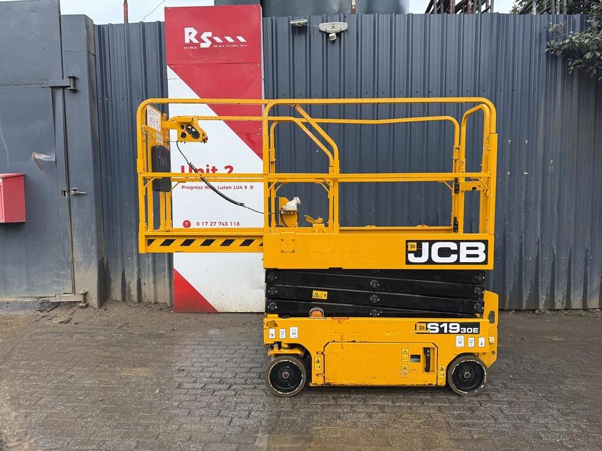 Used JCB S1930E 8m Electric Scissor Lift