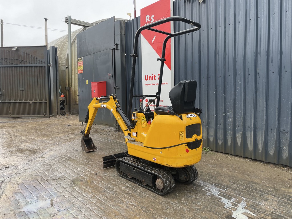 used-jcb-8008-cts-for-sale-in-luton-united-kingdom