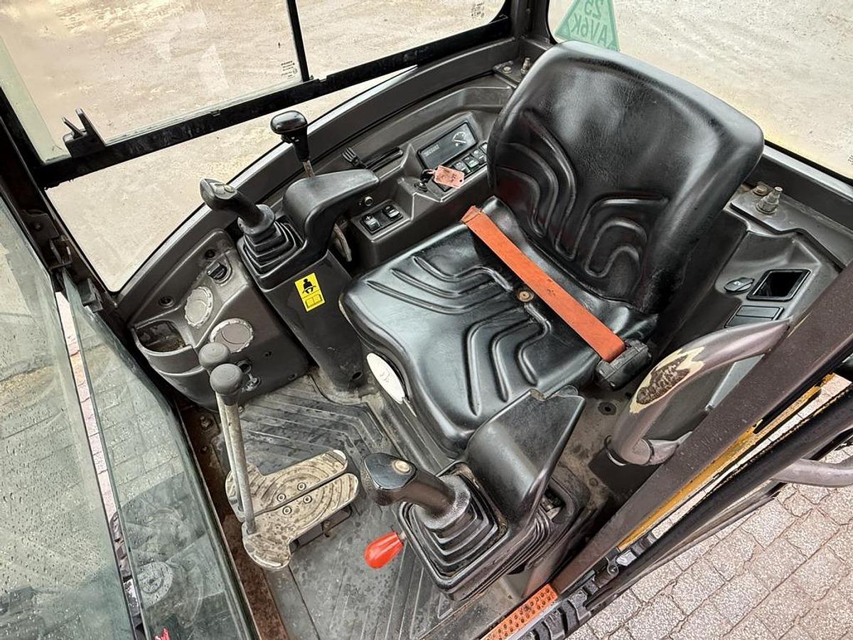 Used VOLVO EC18E