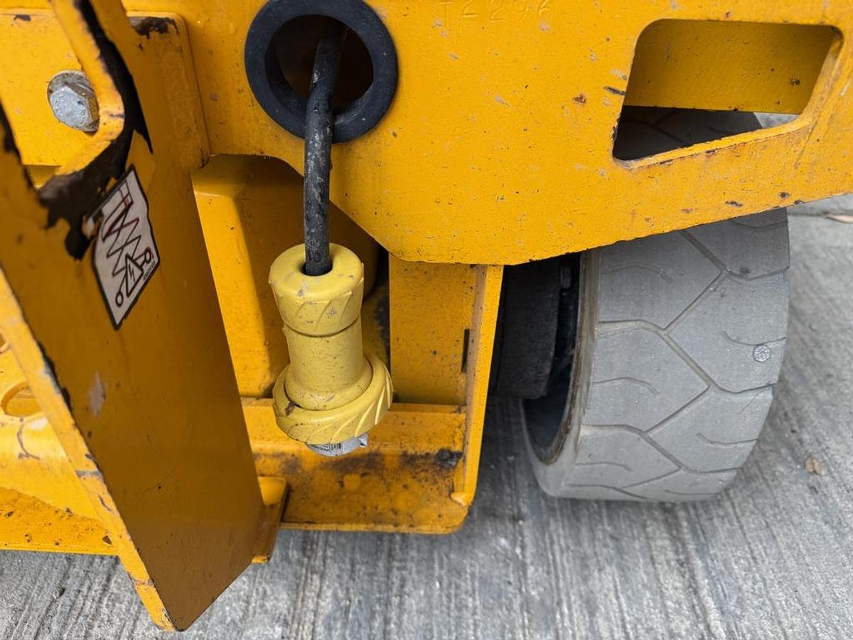 Used JCB S2646E 10m Electric Scissor Lift