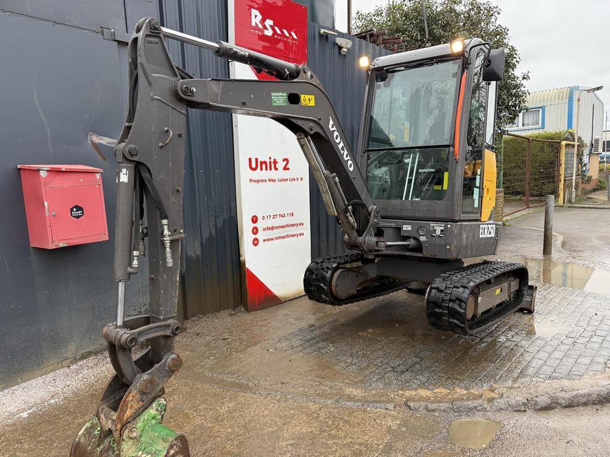 Used Volvo ECR25D 2.5t Mini Excavator