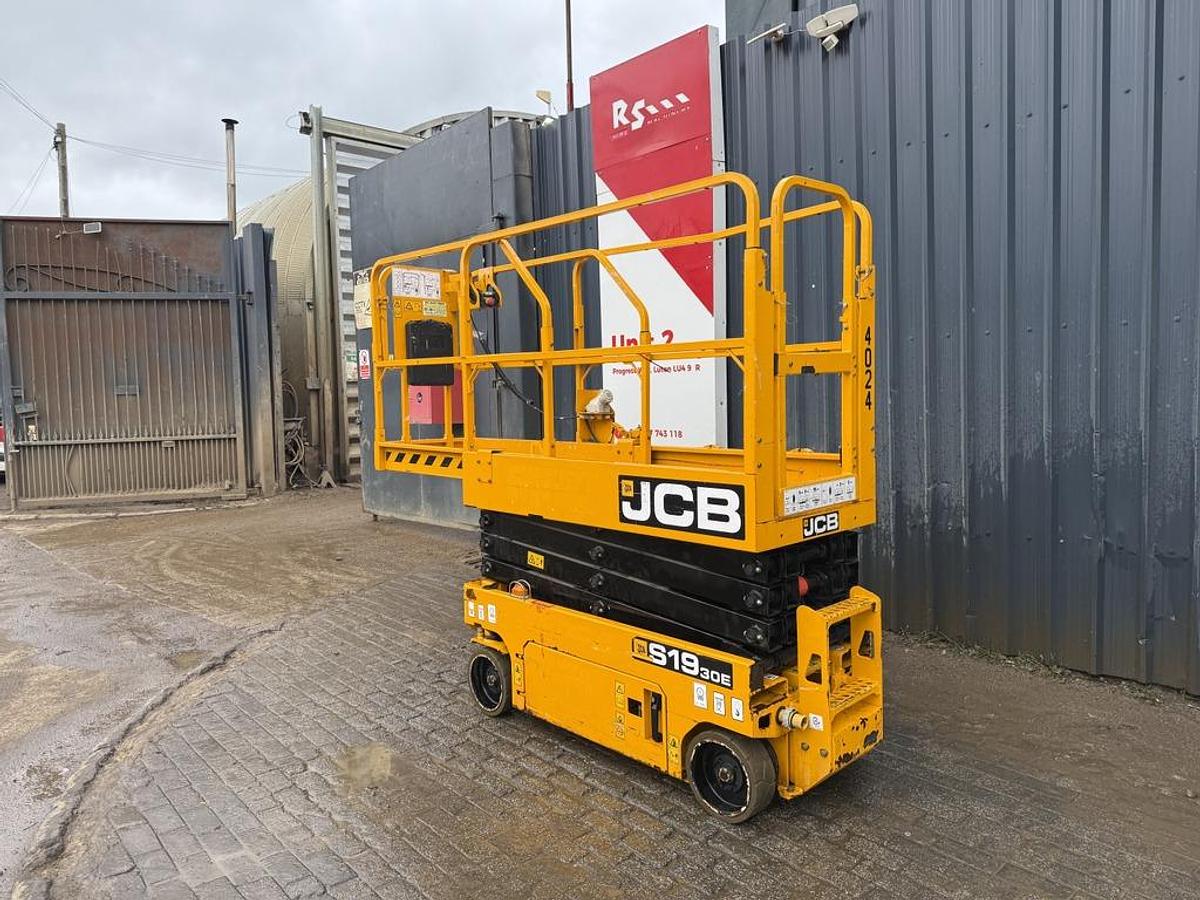 Used JCB S1930E 8m Electric Scissor Lift