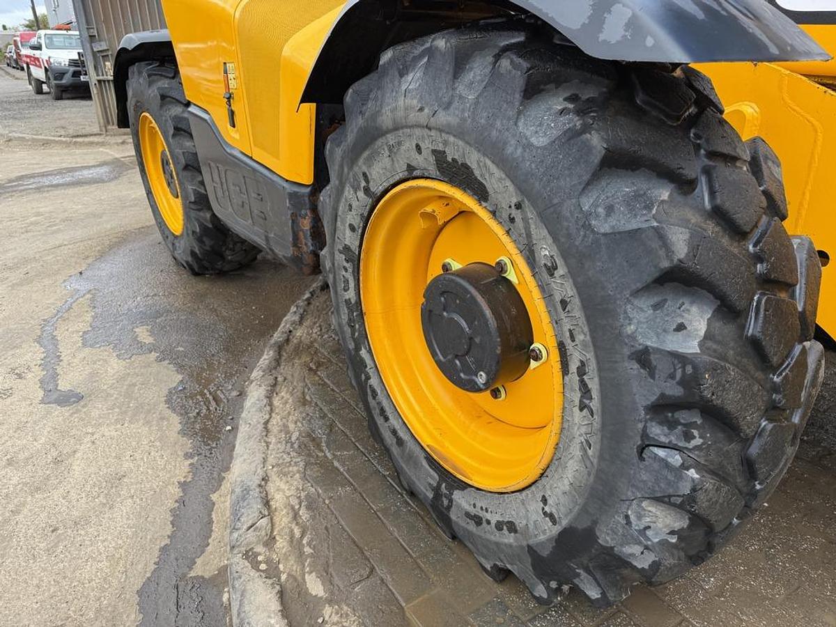 Used JCB 540-140 14m Telehandler
