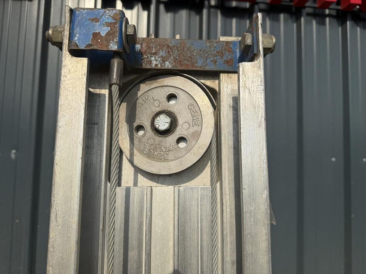 Used Genie SLA-10 Material Lift