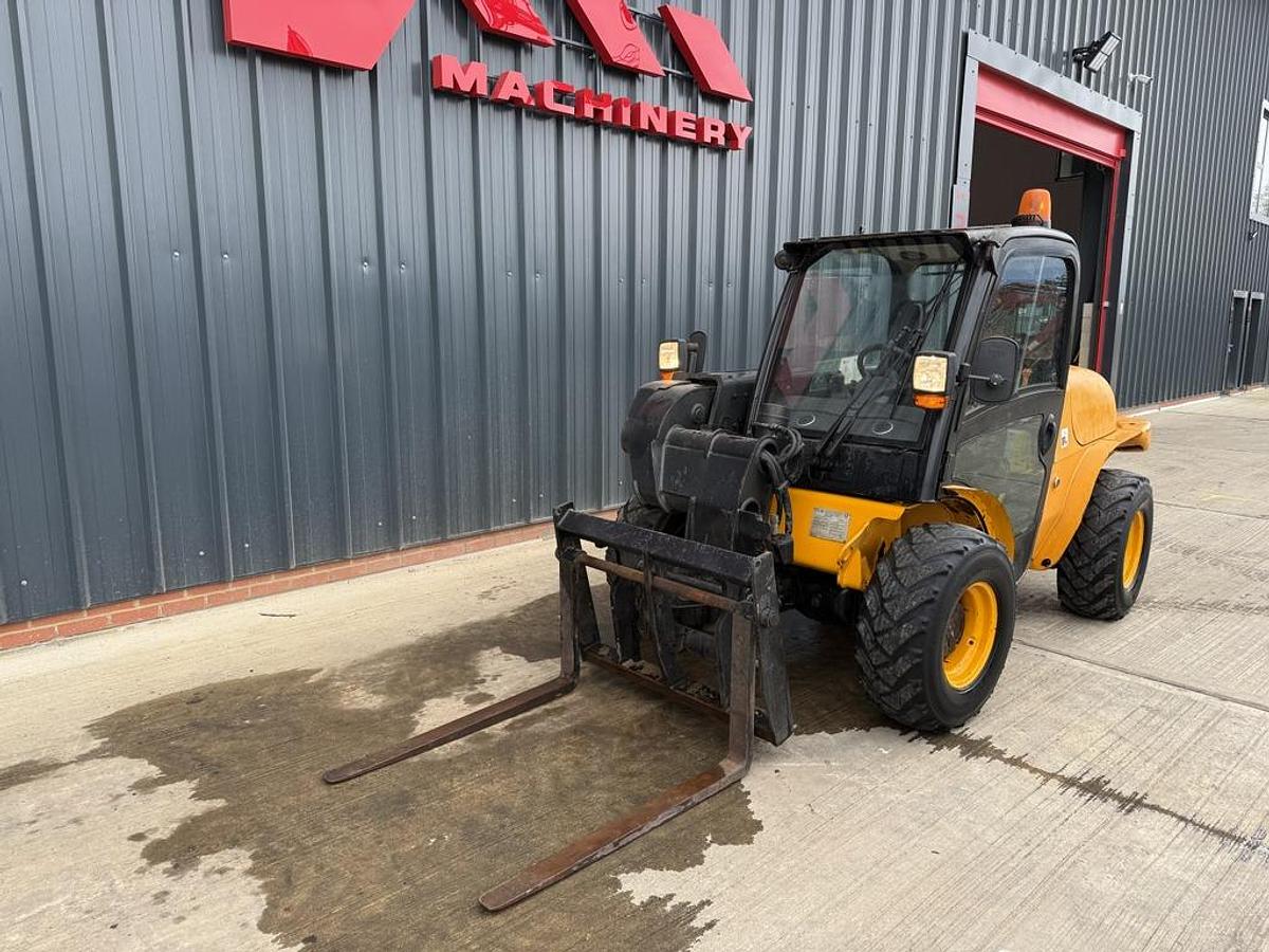 Used JCB 520-40 2t 4m Telehandler