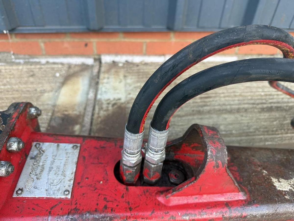 Used Socomec DMS 95/2 1,2 - 1,8 t Hydraulic Breaker