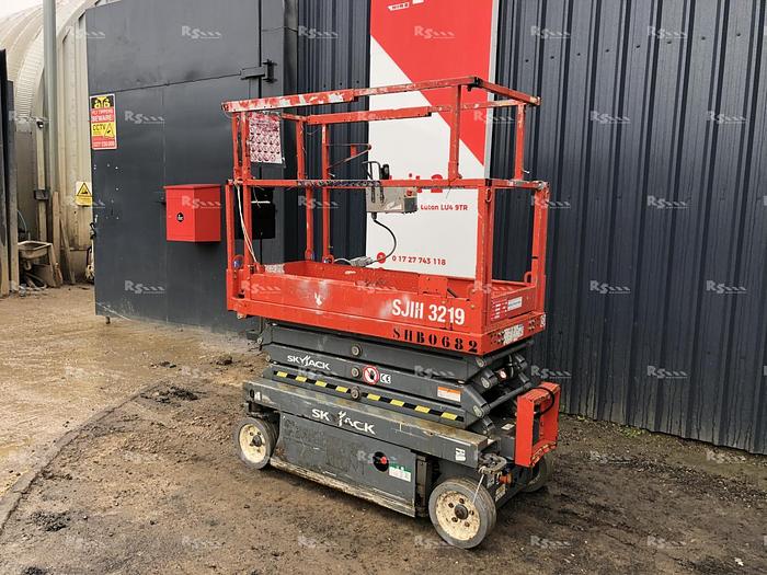 Used SKYJACK SJ III 3219