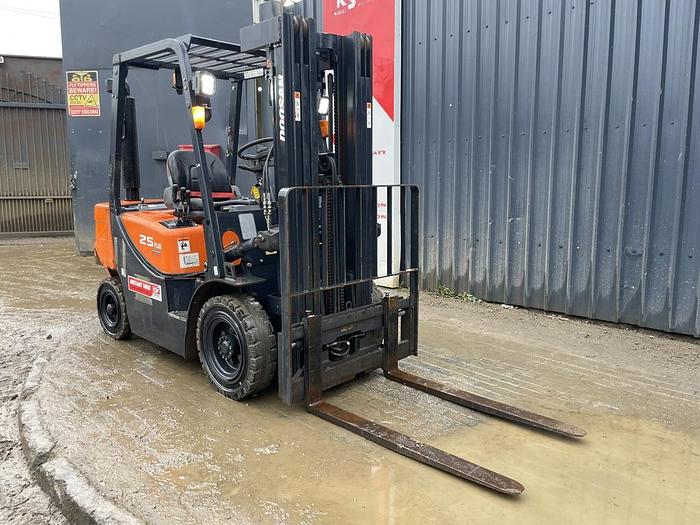 Used DOOSAN D25GP