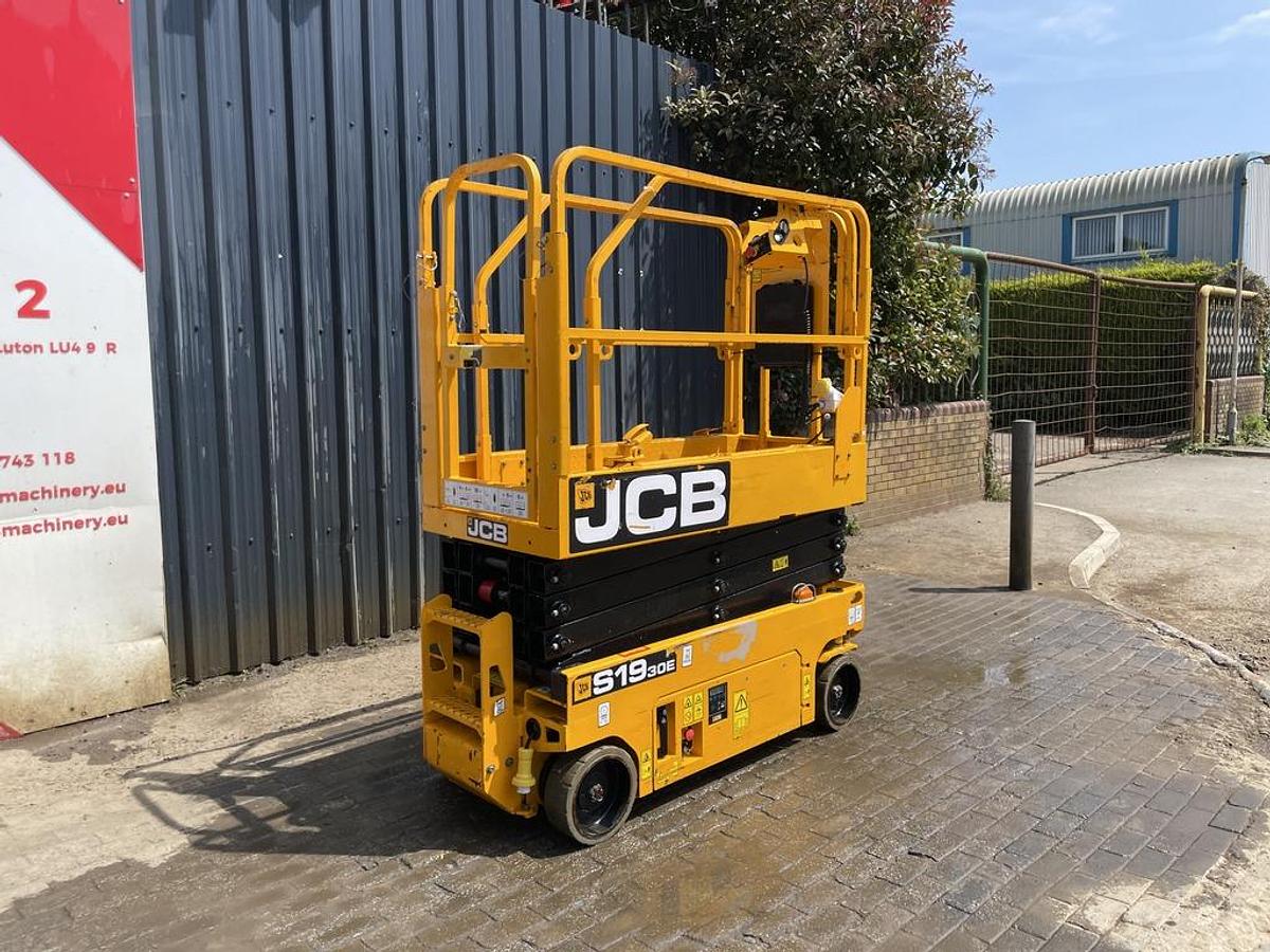 Used JCB S1930E 8m Electric Scissor Lift